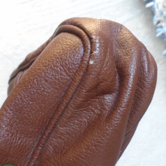 Boho Leather Shoulder Bag is a 70s Vintage Purse - Picture 8 of 12